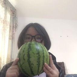 吃爆浆大瓜的视频大全,视频大全带你领略美食诱惑