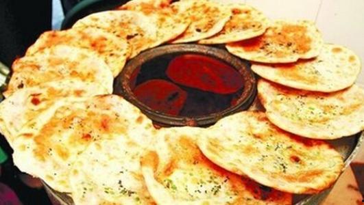 吃烧饼夹瓜大的视频,一口咬下夏日清凉！