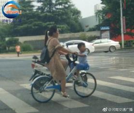 骑车吃瓜小朋友视频大全,骑行吃瓜小朋友欢乐视频集锦