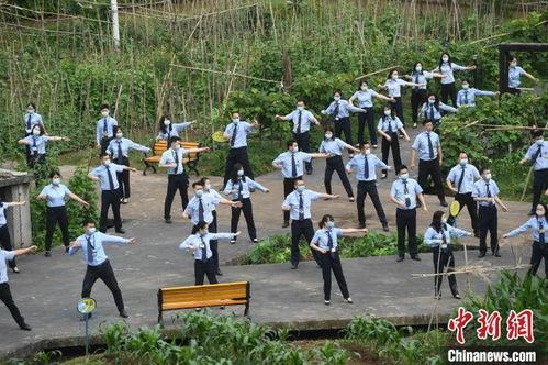 吃瓜群众广播体操视频,轻松锻炼身体，快乐生活